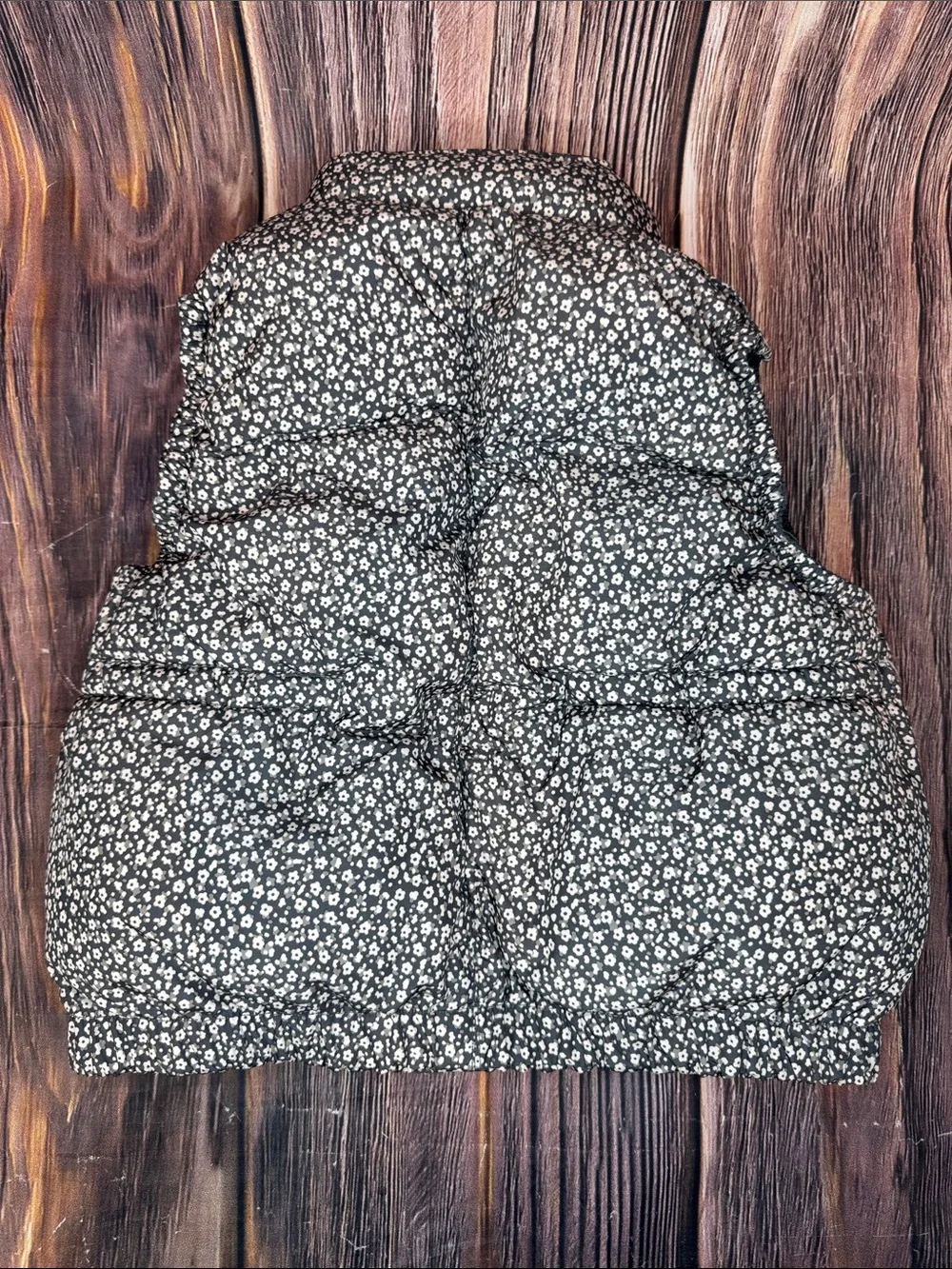 GAP Gray & White Floral Quilted Puffer Vest with Orange Zip Pull